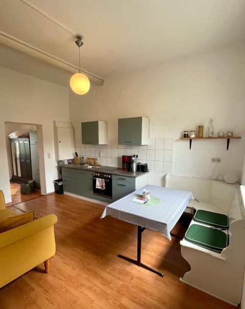 Kitchen or kitchenette, Dining area, oven, pet friendly, stove, kitchen