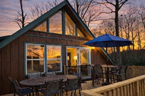 Property building, Patio, Natural landscape, View (from property/room), Balcony/Terrace, Seating area, Dining area, Sunset