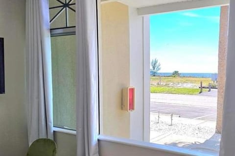 Little Harbor Resort C306 Tampa Bay FL Beach, Bayside, 2 Pools Apartment in Ruskin