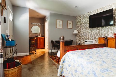 Serene Studio Country Apartment in Sawyer MI Near Lake MI and Downtown Apartment in Sawyer