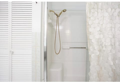 Sleepy Owl Chalet Apartment in Sawyer