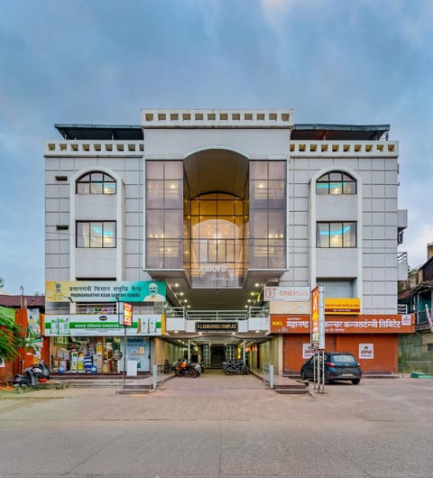 Property building, Location