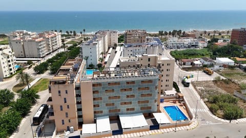 Property building, Bird's eye view, Pool view, Swimming pool, Location
