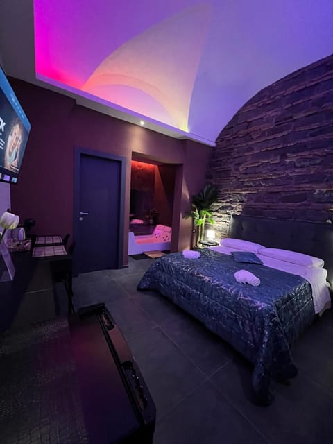 Communal lounge/ TV room, Bed, TV and multimedia, Photo of the whole room, Evening entertainment, Bedroom, towels