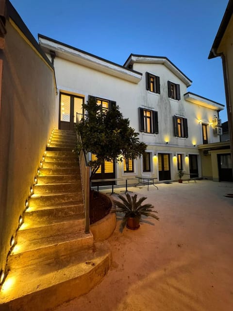 The Queen of Boka Bed and Breakfast in Kotor