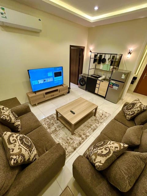 Communal lounge/ TV room, Kitchen or kitchenette, Seating area