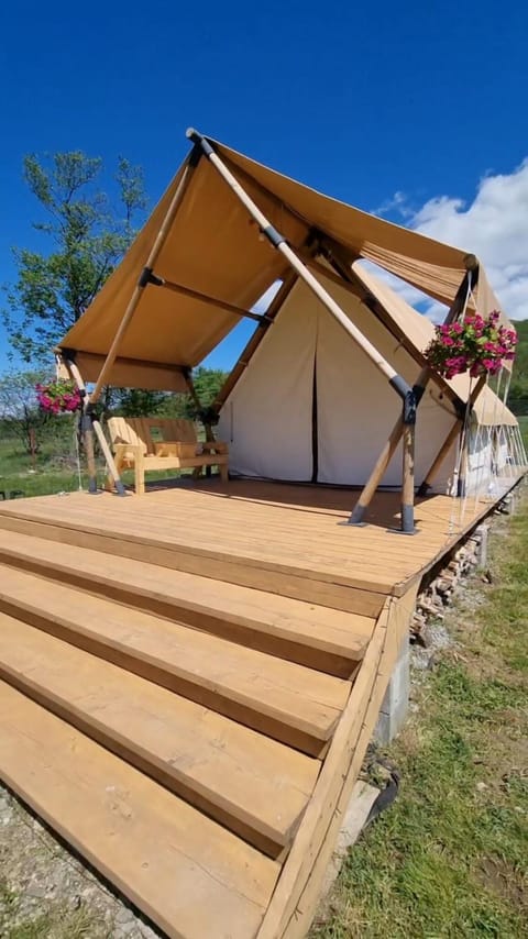 Property building, Balcony/Terrace