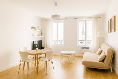 TV and multimedia, Living room, Dining area