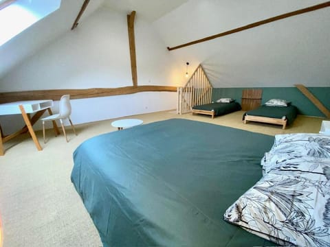 Photo of the whole room