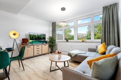 Living room, Bedroom, Food