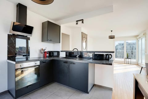 Spacious apartment with terrace - 4BR 8P - Pantin Apartment in Aubervilliers