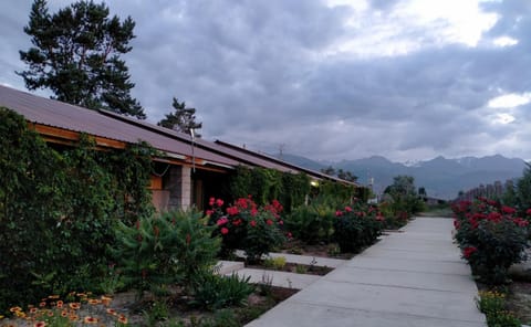 Property building, Day, Garden view, Mountain view