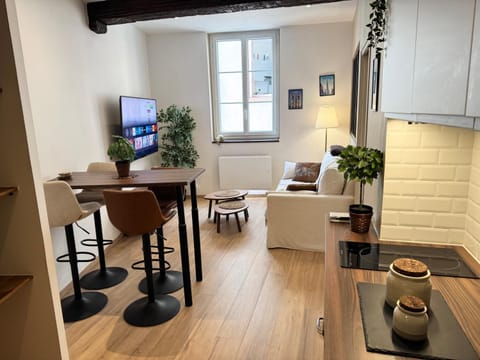 TV and multimedia, Living room, Dining area, heating
