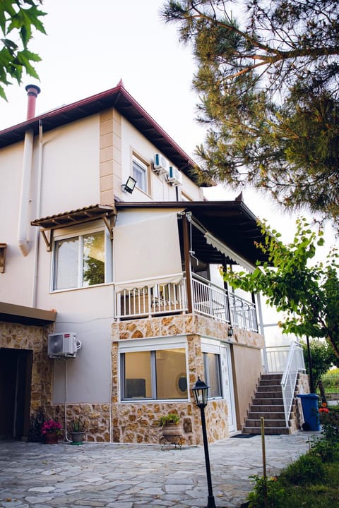 Property building, Day