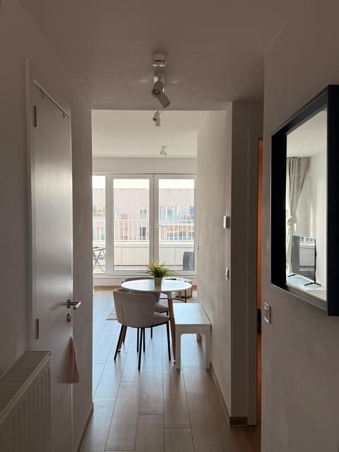Séjour lumineux avec Balcon Apartment in Brussels