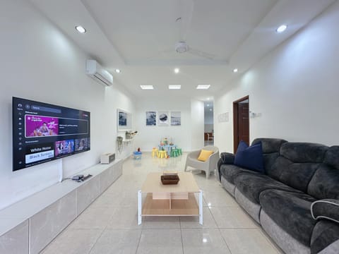 TV and multimedia, Living room, air conditioner, air conditioner