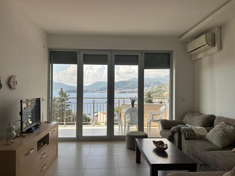 View (from property/room), Living room, Seating area