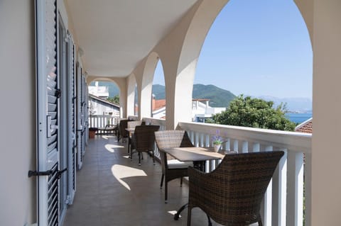 Patio, Day, Natural landscape, View (from property/room), Balcony/Terrace, Mountain view, Sea view