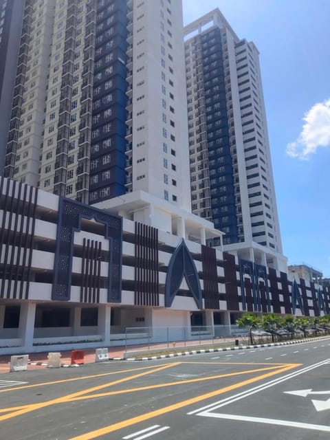 Property building, Day, Location