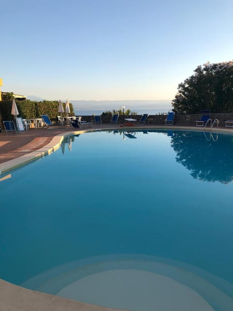 Pool view, Sea view, sunbed