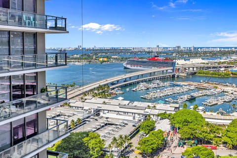 Lake view, River view, Sea view, Swimming pool