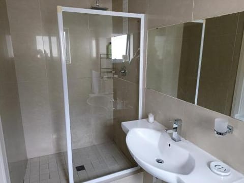 Camdene Guesthouse Apartment in Cape Town