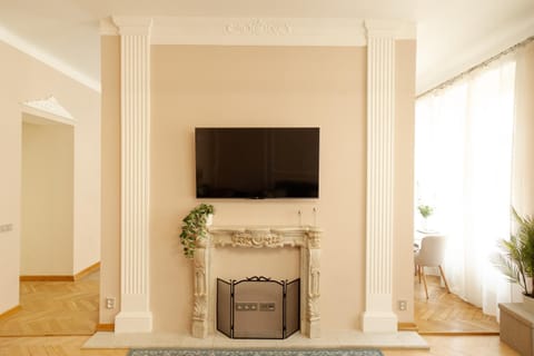Communal lounge/ TV room, TV and multimedia, Evening entertainment, flat iron