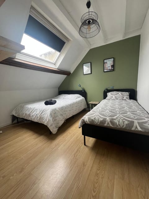 WingFlat Appartement Entier Centre Ville Proche Naval Cité de la mer Quartier Calme Apartment in Normandy