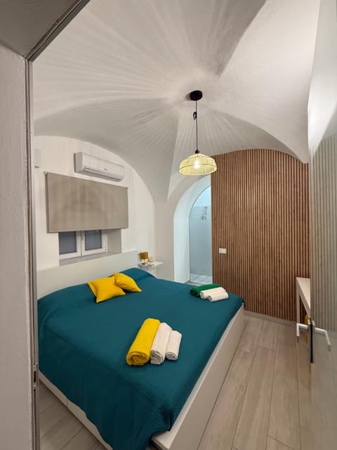 Bed, Photo of the whole room, Bedroom, towels, air conditioner