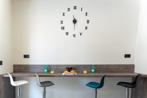 Kitchen or kitchenette, Kitchen or kitchenette, Dining area