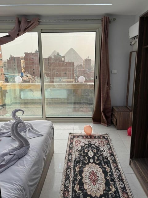 Bed, Natural landscape, View (from property/room), Balcony/Terrace, Seating area, Bedroom, Garden view, Mountain view, Quiet street view
