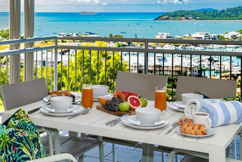 Property building, Restaurant/places to eat, Swimming pool, Breakfast