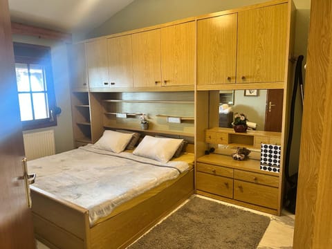 Bed, Photo of the whole room, Bedroom, wardrobe