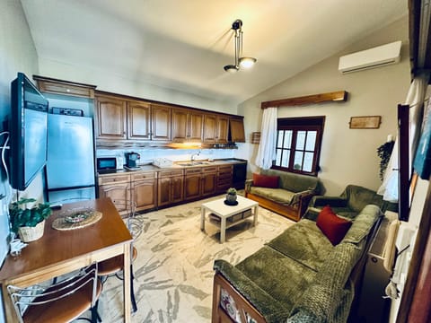 TV and multimedia, Kitchen or kitchenette, Living room