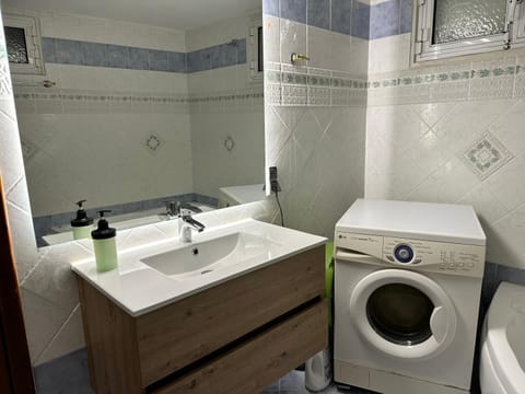 Bathroom, Bath, washing machine