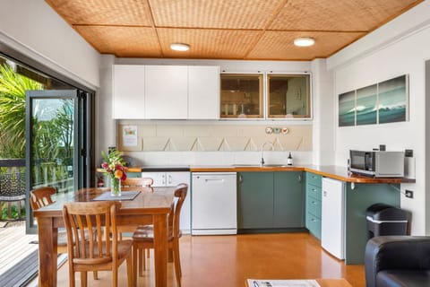 Kitchen or kitchenette, Dining area, dishwasher, stove, toaster