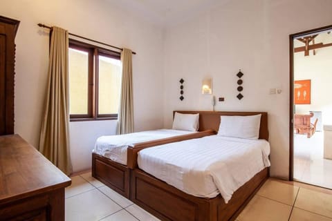 Putri Bali Seminyak Villa Villa in Kuta