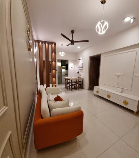 TV and multimedia, Living room, Photo of the whole room, Seating area, air conditioner