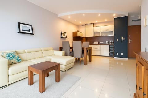 Living room, Dining area, kitchen