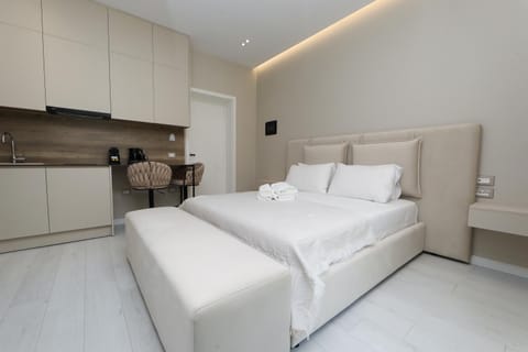 Bed, Kitchen or kitchenette