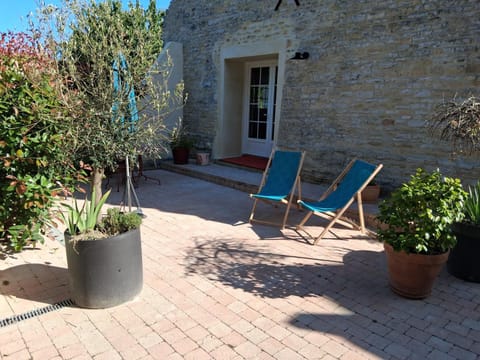 Patio, sunbed