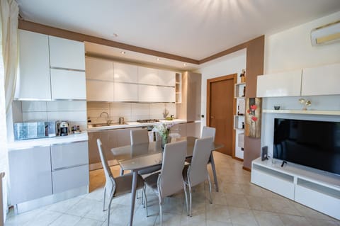 Luxury House con WiFi and free parking Apartment in Lombardy