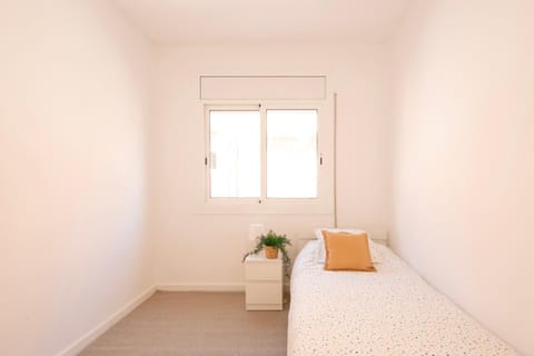 Lovely apartment with 3 bedroom Apartment in L'Hospitalet de Llobregat