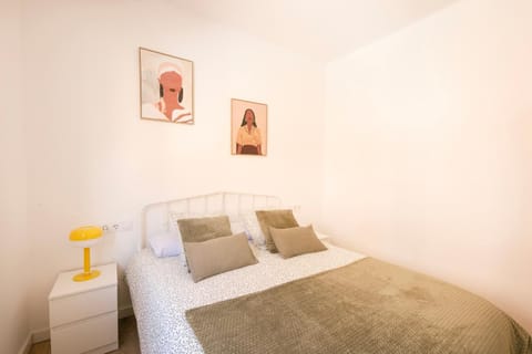 Lovely apartment with 3 bedroom Apartment in L'Hospitalet de Llobregat