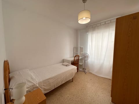 Habitación privada céntrica Vacation rental in Sant Joan d'Alacant