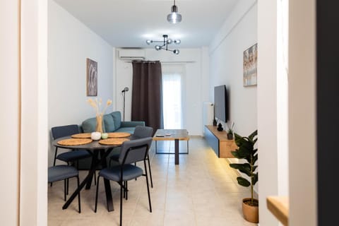 TV and multimedia, Living room, Dining area