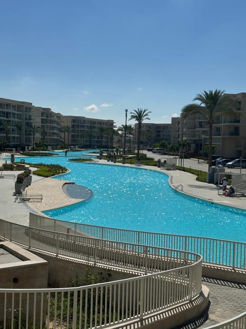 Day, Swimming pool, Swimming pool, sunbed