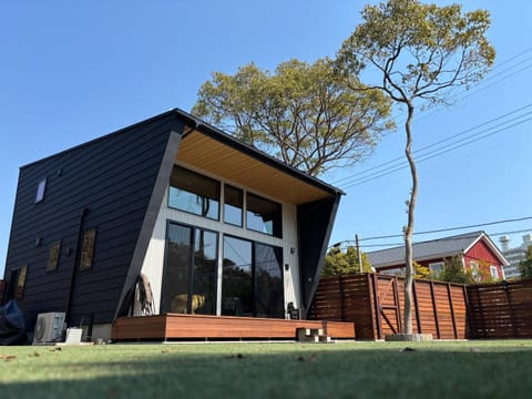 Property building, Day, Garden, Garden view