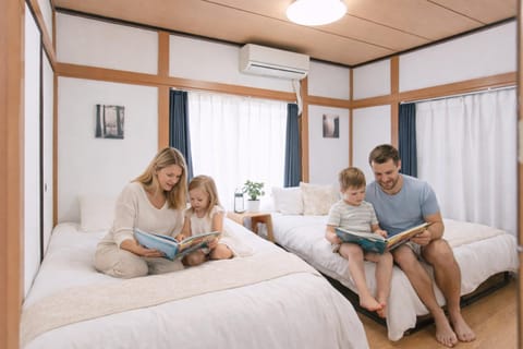 Bed, People, Photo of the whole room, Bedroom, children, Family