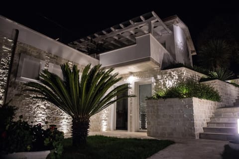 Facade/entrance, Garden